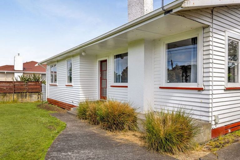 Photo of property in 42 Puriri Street, Hawera, 4610