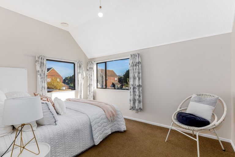 Photo of property in 1/17u Randwick Crescent, Moera, Lower Hutt, 5010
