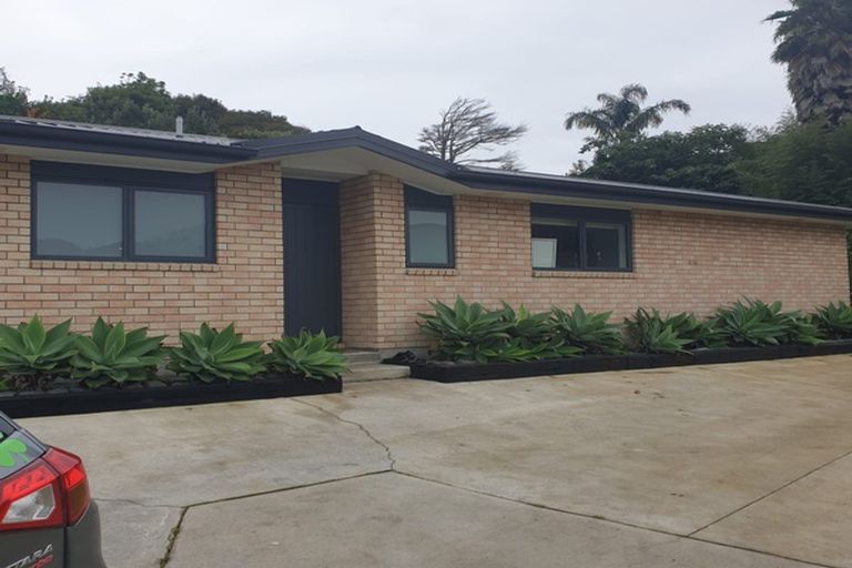 Photo of property in 1b Trosk Place, Waiuku, 2123