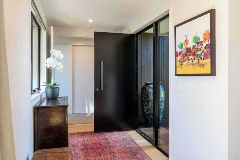 Photo of property in 38 Mount Nicholas Avenue, Wanaka, 9305