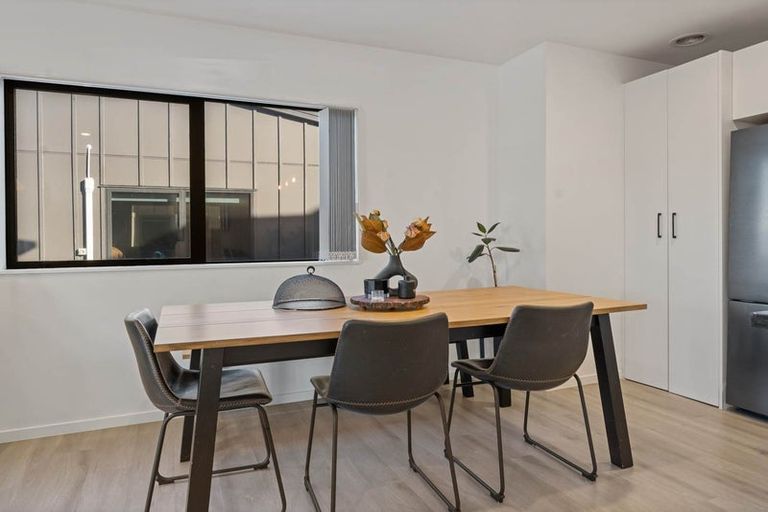Photo of property in 63 Black Beech Crescent, Takanini, 2110