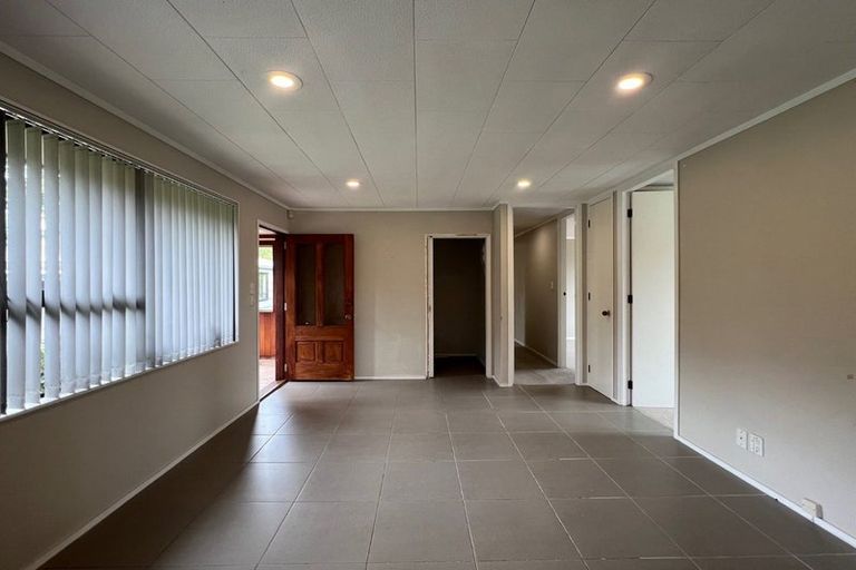 Photo of property in 3 Bluewater Place, Wattle Downs, Auckland, 2103