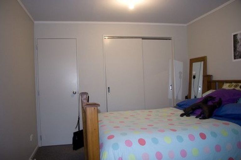 Photo of property in 2 Foyle Street, Island Bay, Wellington, 6023