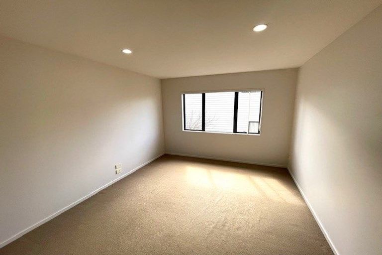 Photo of property in 48/22 Northcross Drive, Oteha, Auckland, 0632
