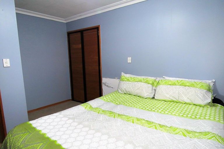 Photo of property in 17 Henley Street, Westport, 7825