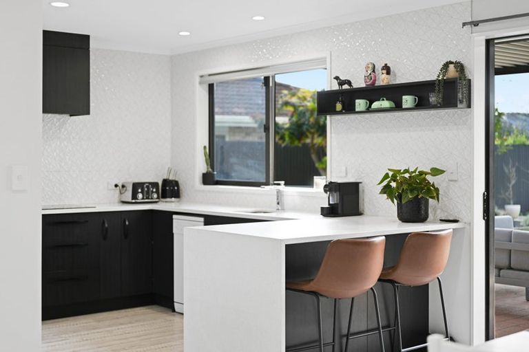 Photo of property in 21 Mangakoea Place, St Andrews, Hamilton, 3200