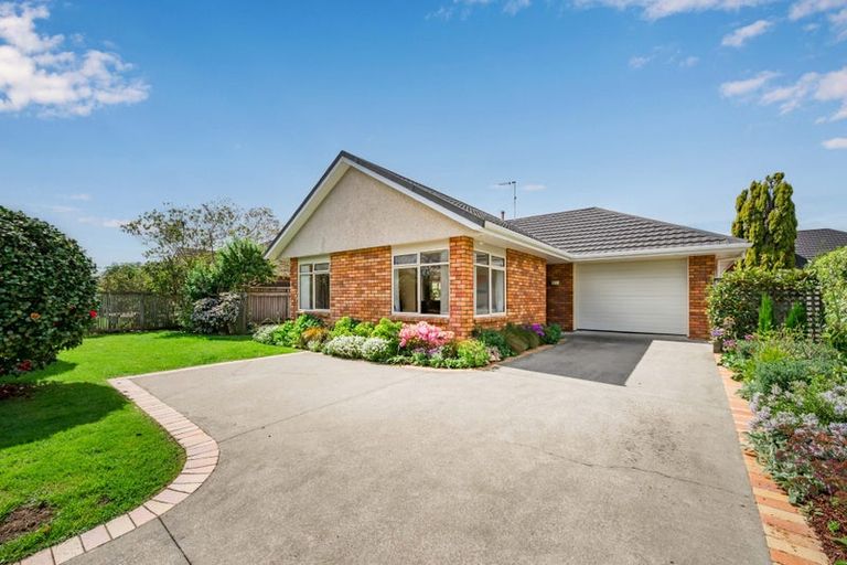 Photo of property in 1 Greenaway Road, Waikanae, 5036