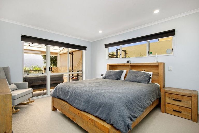 Photo of property in 125 Woodman Drive, Tawa, Wellington, 5028