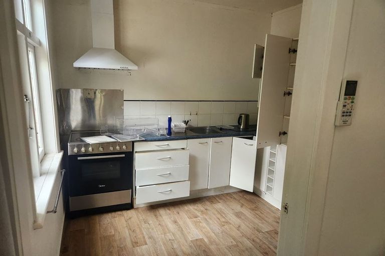 Photo of property in 1/139 Kelburn Parade, Kelburn, Wellington, 6012