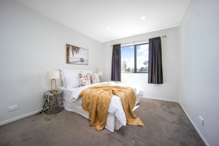 Photo of property in 8a Sharland Avenue, Manurewa, Auckland, 2102