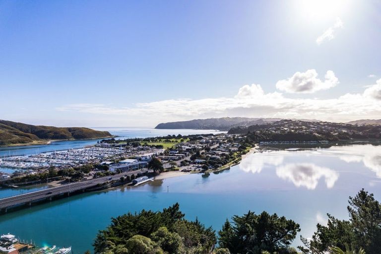 Photo of property in 48 Kiriwai Road, Paremata, Porirua, 5024