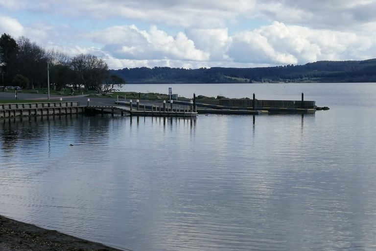 Photo of property in 7 Kathleen Place, Rainbow Point, Taupo, 3330