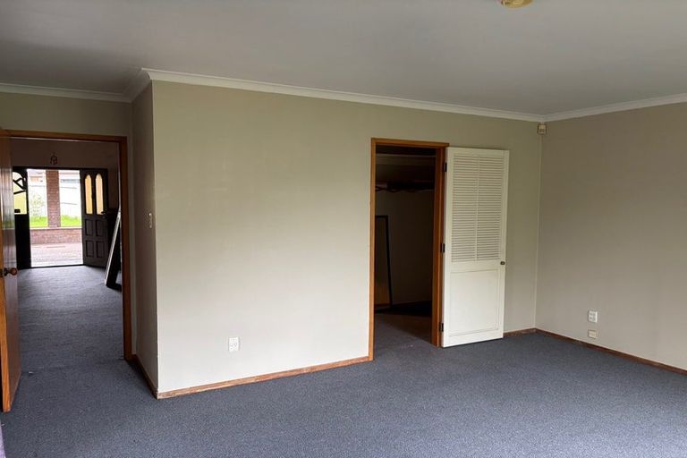 Photo of property in 77b Sturges Road, Henderson, Auckland, 0612