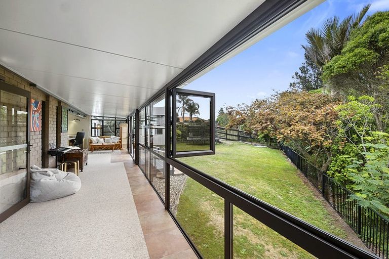 Photo of property in 14 Winstone Place, Highlands Park, New Plymouth, 4312