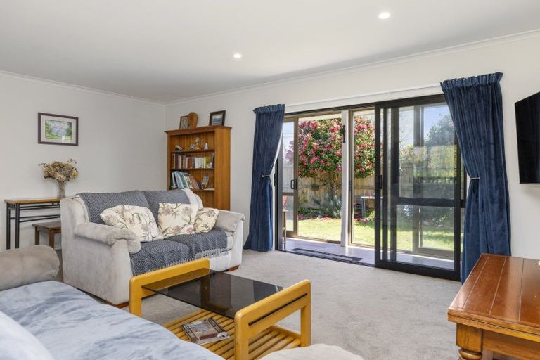 Photo of property in 1/7 Kathleen Place, Rainbow Point, Taupo, 3330