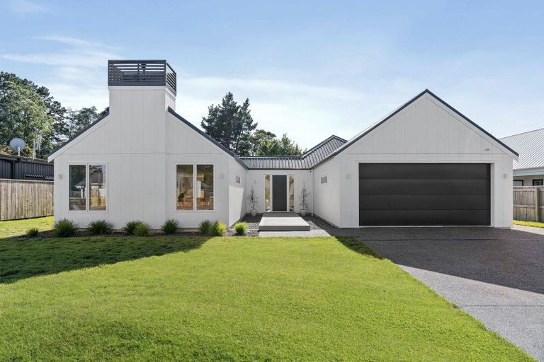 Photo of property in 3 Matai Grove, Greytown, 5712