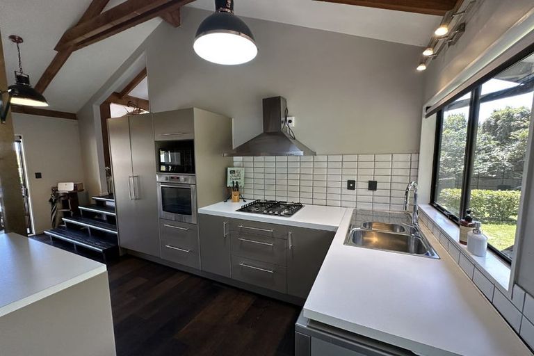 Photo of property in 11a Poneke Drive, Waikanae, 5036