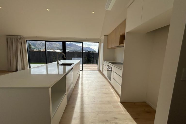 Photo of property in 3 Raspberry Close, Wanaka, 9382