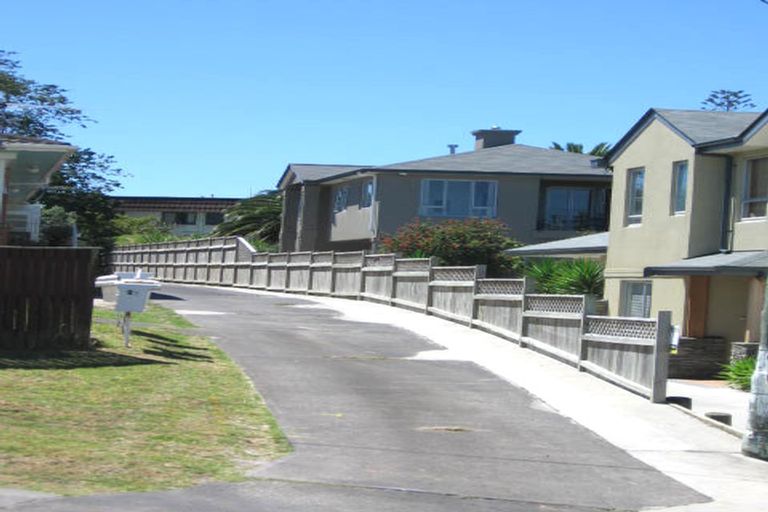 Photo of property in 2/21 East Coast Road, Milford, Auckland, 0620