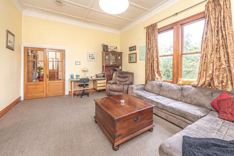 Photo of property in 32 Hipango Terrace, Durie Hill, Whanganui, 4500
