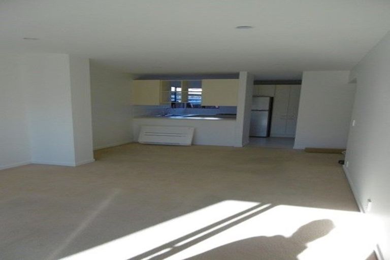 Photo of property in 8 Oakford Close, Riccarton, Christchurch, 8011