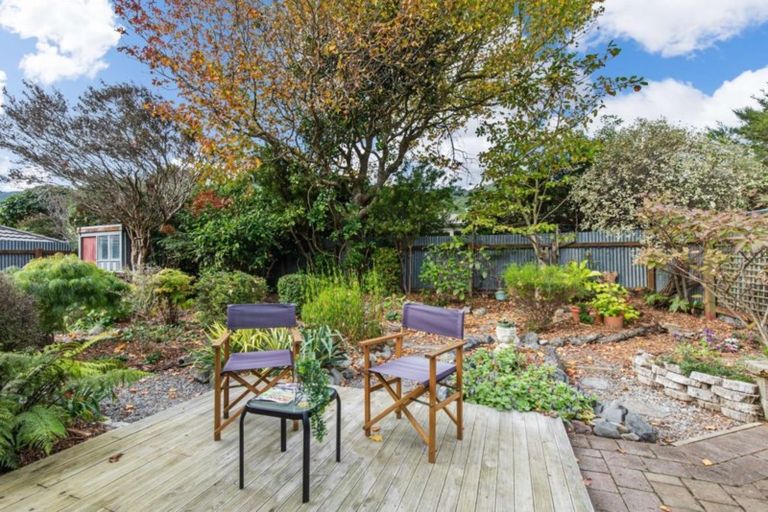 Photo of property in 25b Pehi Kupa Street, Waikanae, 5036
