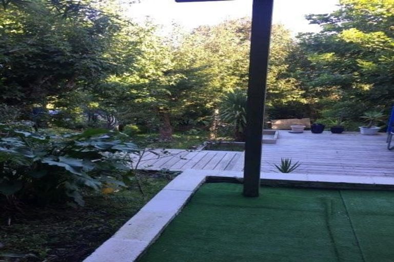 Photo of property in 32 Peter Terrace, Castor Bay, Auckland, 0620