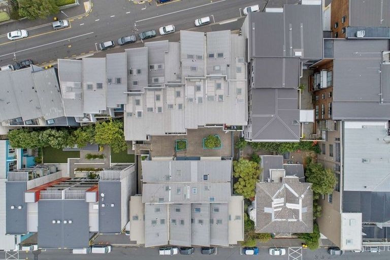Photo of property in Mondrian Townhouses, 9/24 Hanson Street, Mount Cook, Wellington, 6021