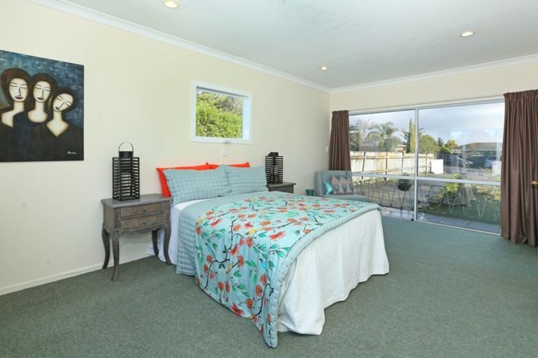 Photo of property in 57 Mcleod Road, Te Atatu South, Auckland, 0610