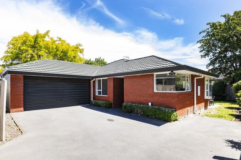 Photo of property in 111 Paparoa Street, Papanui, Christchurch, 8053