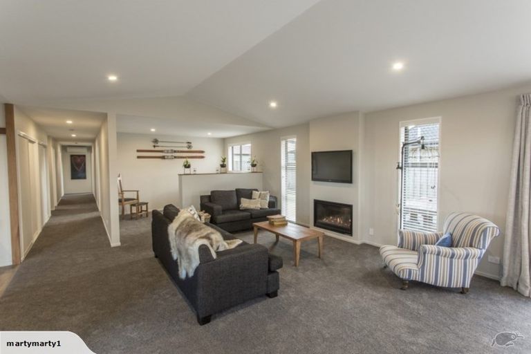 Photo of property in 2 Claremont Crescent, Amberley, 7410
