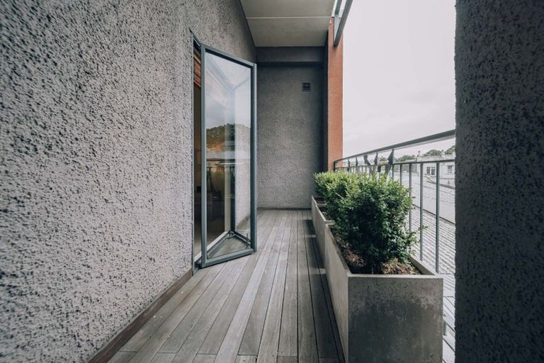 Photo of property in 3/36 Victoria Road, Devonport, Auckland, 0624