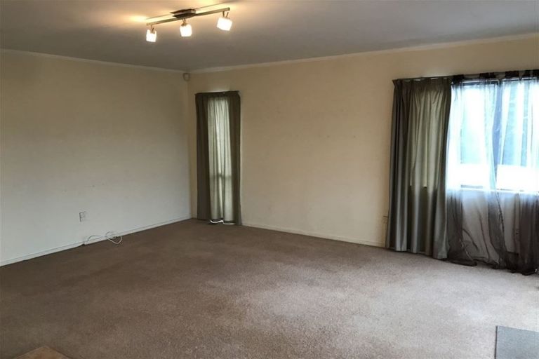 Photo of property in 8a Croydon Road, New Lynn, Auckland, 0600