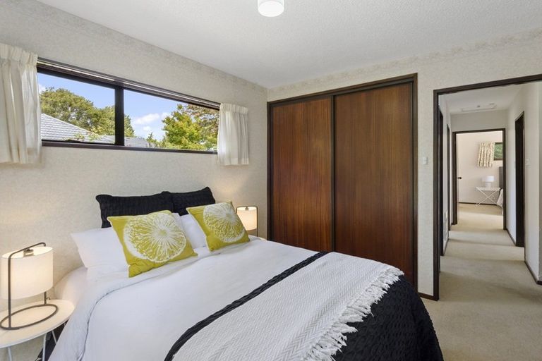 Photo of property in 25 Montclare Avenue, Ilam, Christchurch, 8041