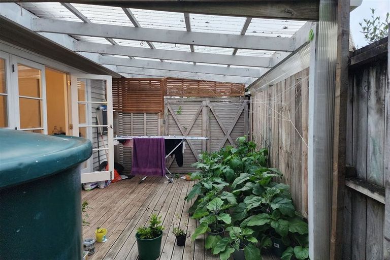 Photo of property in 40a Peach Road, Glenfield, Auckland, 0629