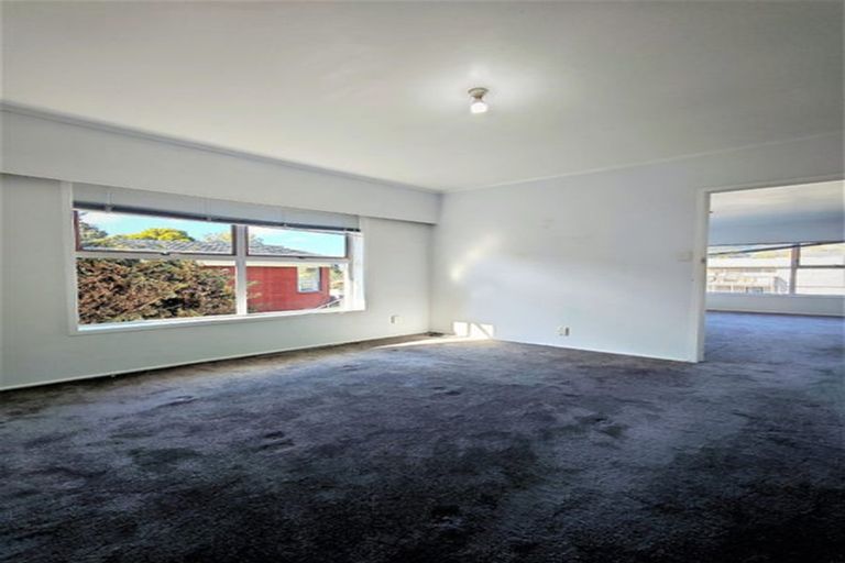 Photo of property in 1/14 Kathleen Street, Totara Vale, Auckland, 0627
