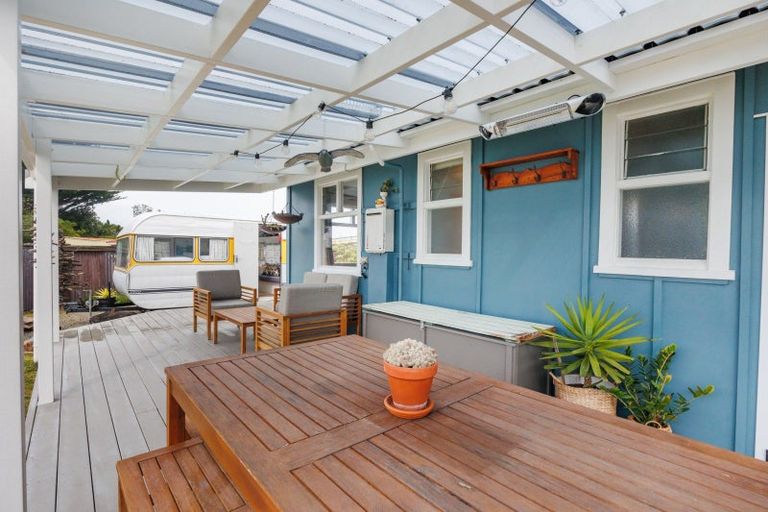 Photo of property in 10 Kent Terrace, Foxton Beach, Foxton, 4815