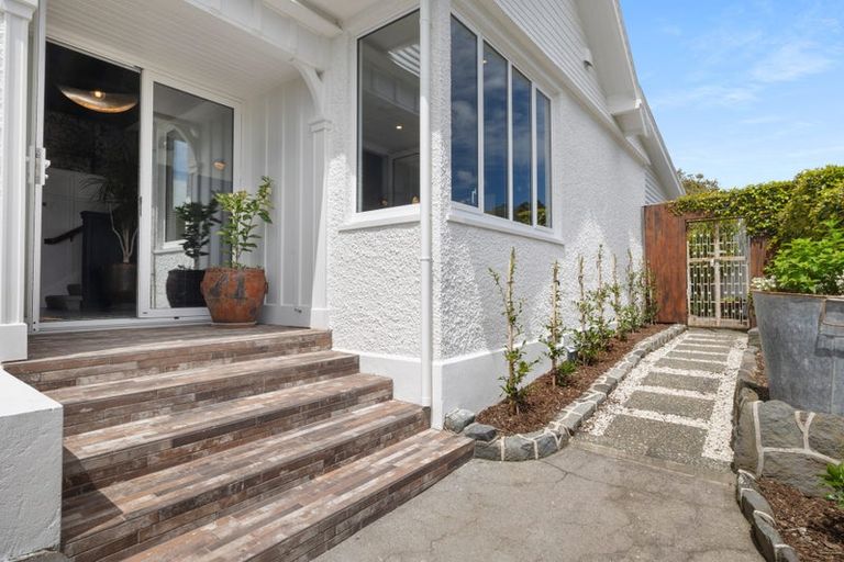 Photo of property in 132 Pendarves Street, New Plymouth, 4312