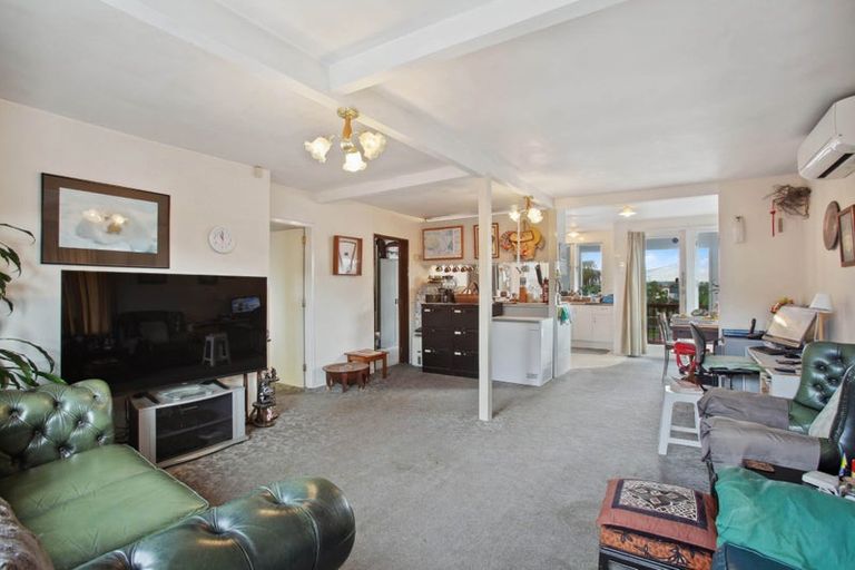 Photo of property in 25 Blacklock Avenue, Henderson, Auckland, 0612