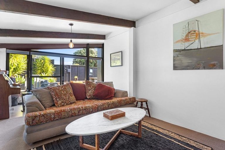 Photo of property in 65 Cannon Hill Crescent, Mount Pleasant, Christchurch, 8081