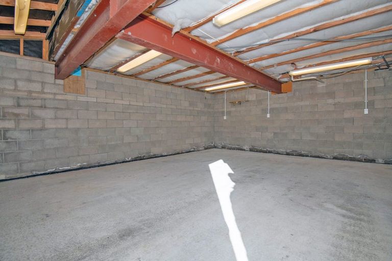 Photo of property in 22 Albatross Close, Whitby, Porirua, 5024