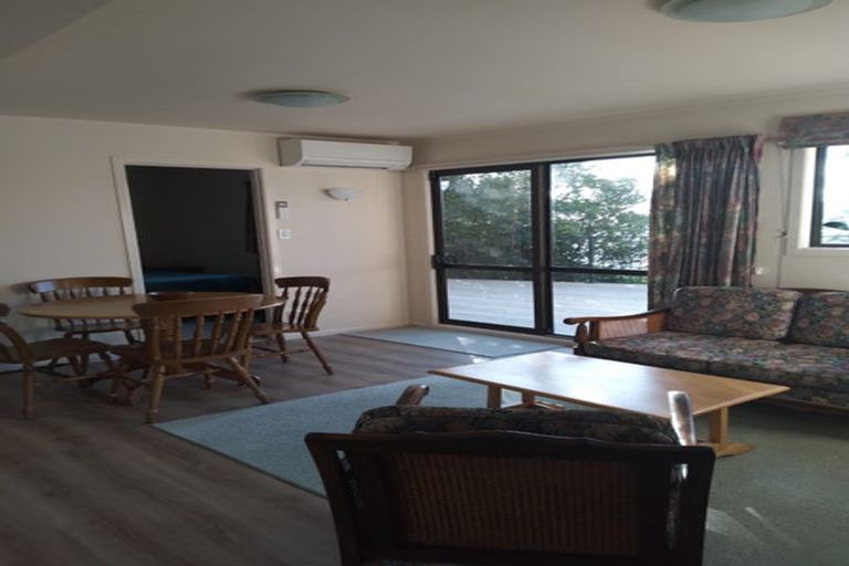 Photo of property in 20 Kahu Road, Paremata, Porirua, 5024