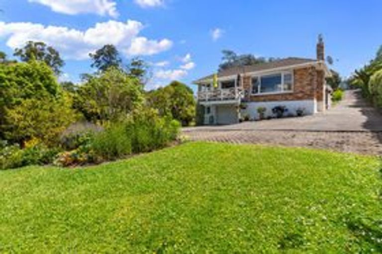 Photo of property in 319 Don Buck Road, Massey, Auckland, 0614