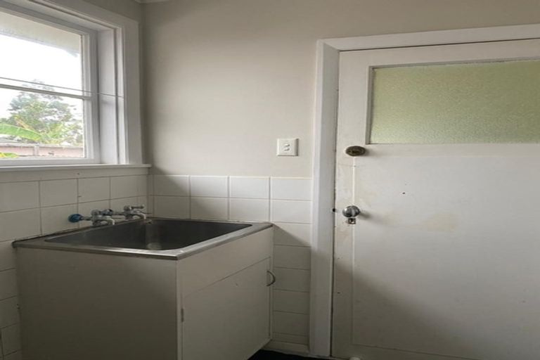 Photo of property in 70 Cambridge Terrace, Papatoetoe, Auckland, 2025