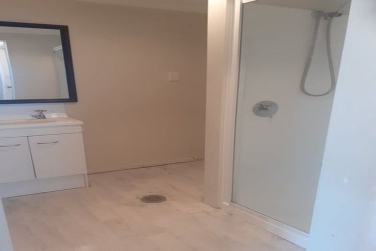 Photo of property in 32 Castle Crescent, Stokes Valley, Lower Hutt, 5019