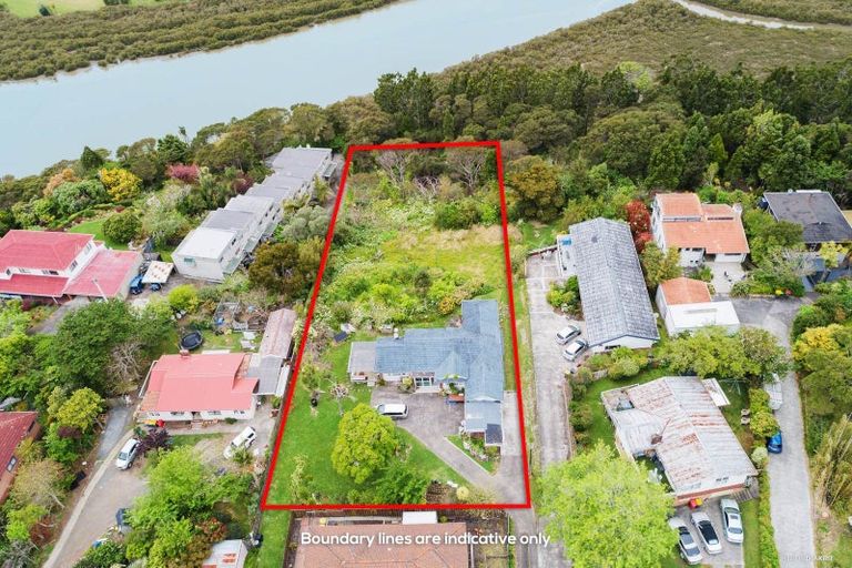 Photo of property in 87a Colwill Road, Massey, Auckland, 0614