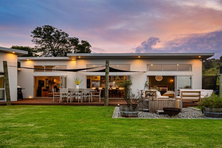 Photo of property in 33 Hakao Road, Minden, Tauranga, 3171
