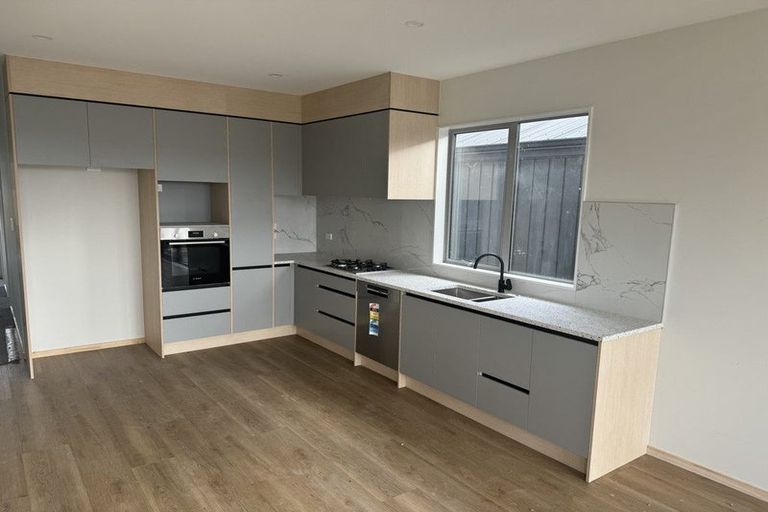 Photo of property in 37 Horokaka Street, Massey, 0614