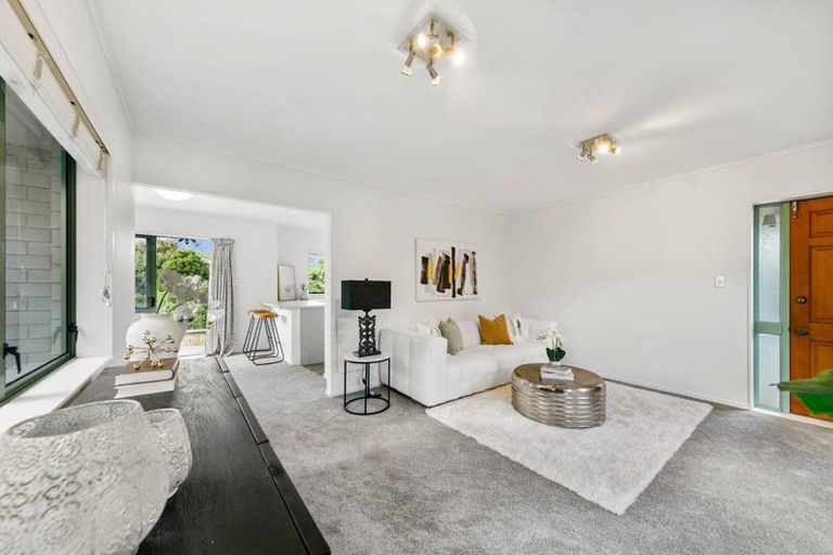 Photo of property in 1/7 Marbeth Court, Botany Downs, Auckland, 2010