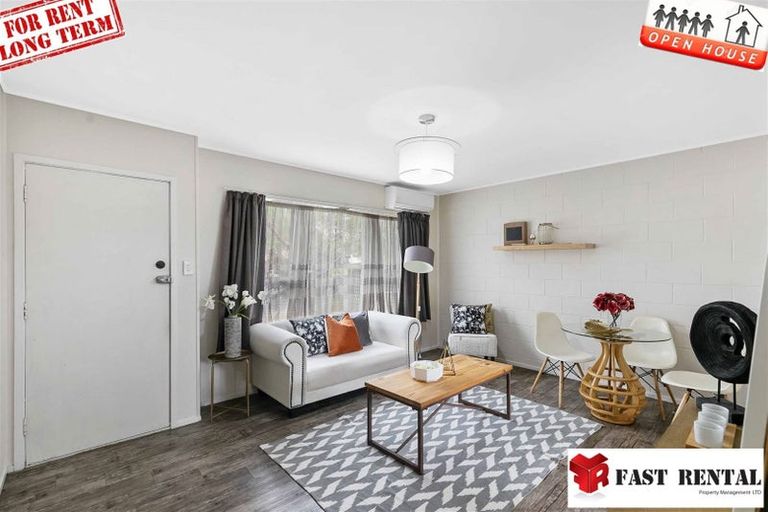 Photo of property in 1/2 Halberg Street, Glenfield, Auckland, 0629